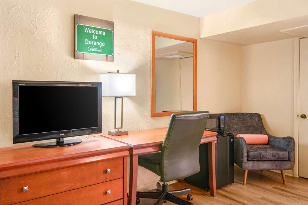 econo lodge inn and suites durango