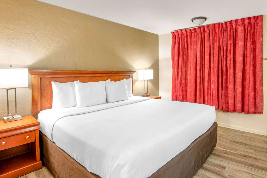 econo lodge inn and suites durango
