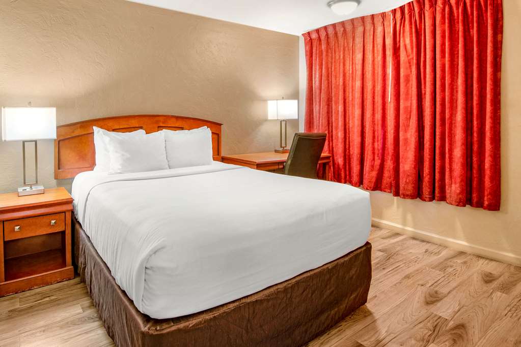 econo lodge inn and suites durango
