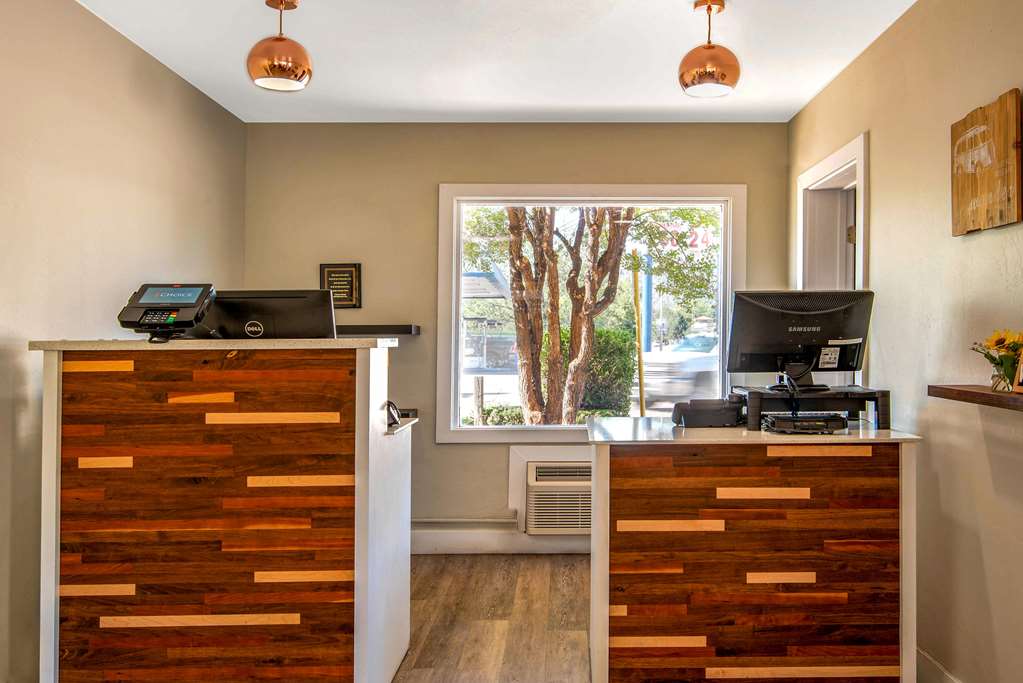 econo lodge inn and suites durango