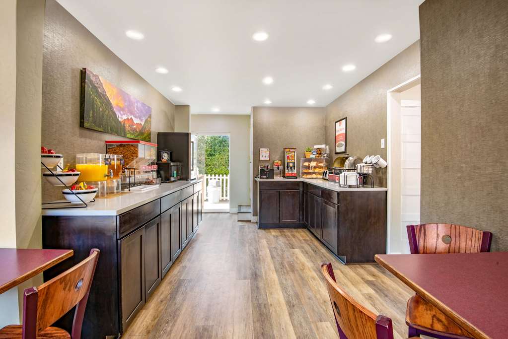 econo lodge inn and suites durango