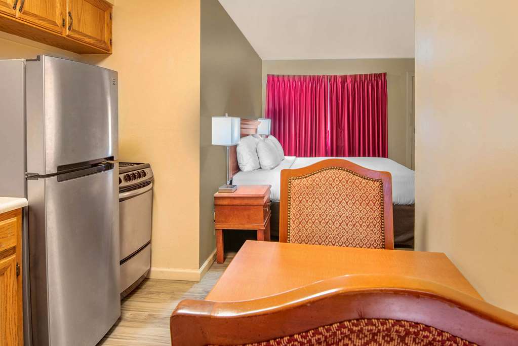 econo lodge inn and suites durango