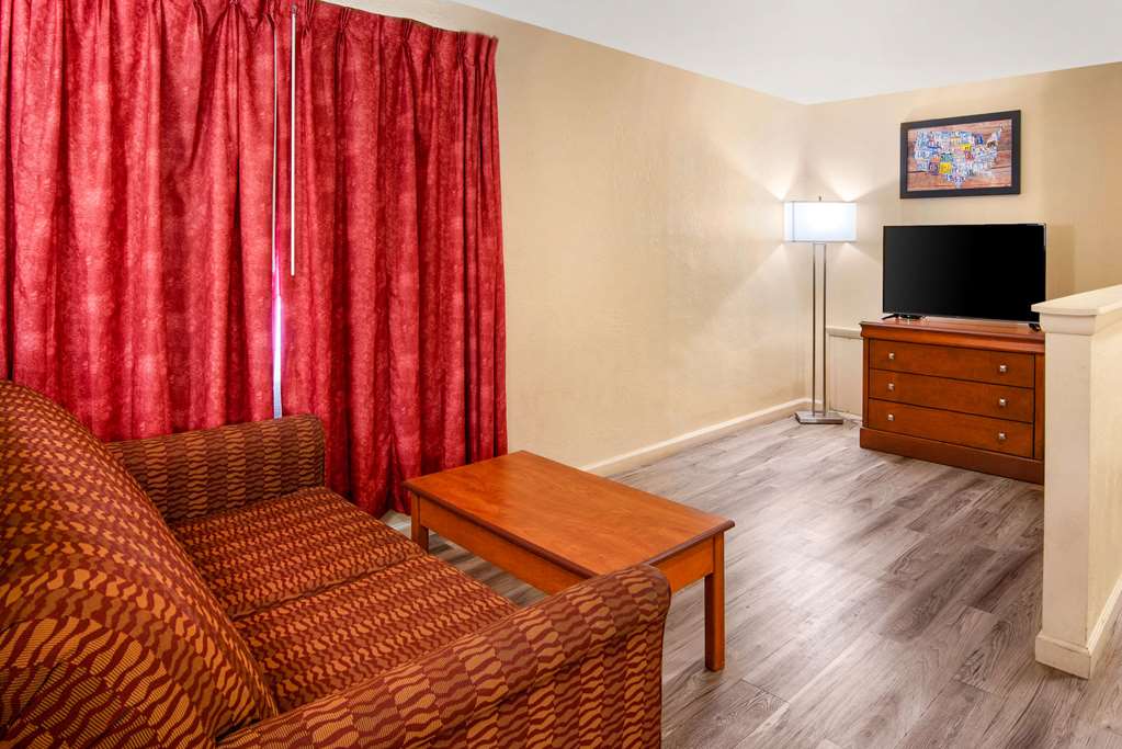 econo lodge inn and suites durango