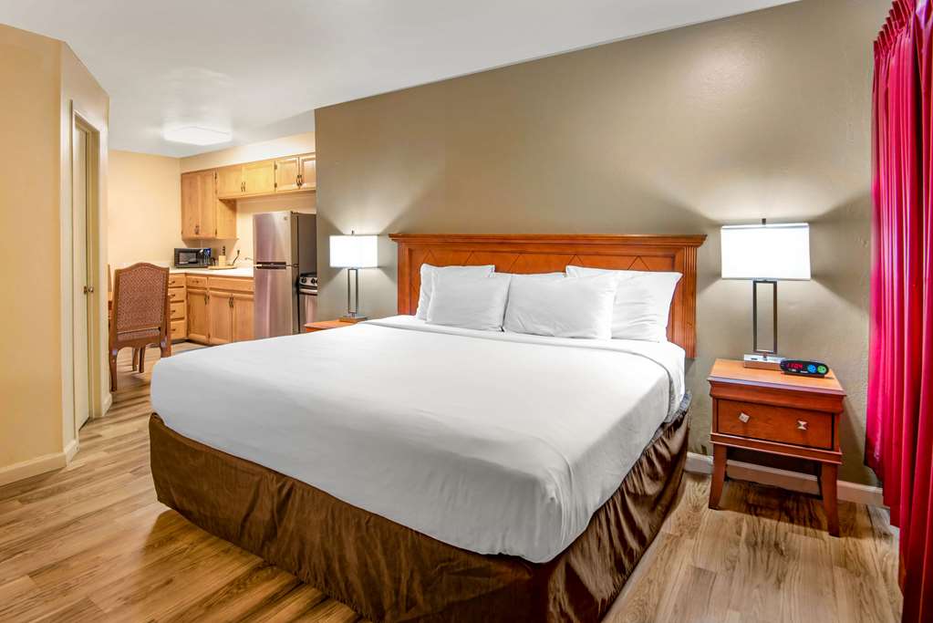 econo lodge inn and suites durango