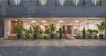 Skyla Studios & Suites - Hitech City,Chanda Nagar>>Hyderabad,3 star