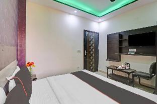 collection o hotel lotus near dwarka sector 9 metro station