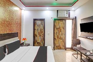 collection o hotel lotus near dwarka sector 9 metro station