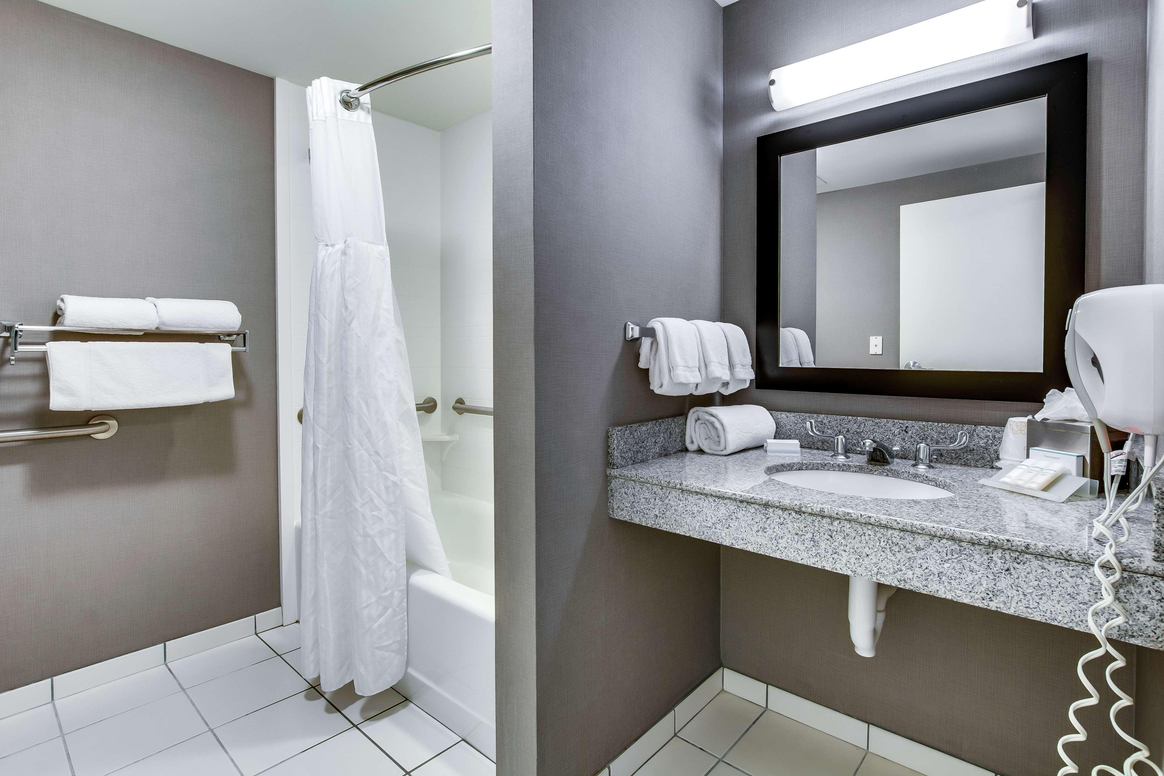 hilton garden inn louisville northeast