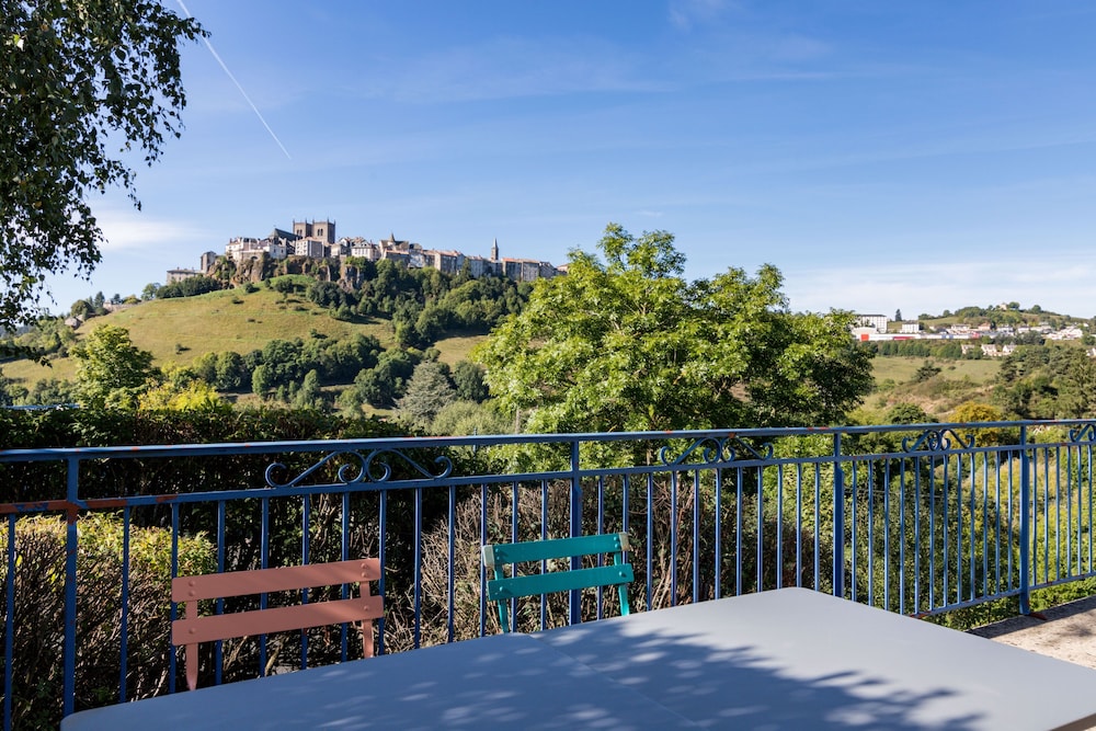 brit hotel essentiel st flour