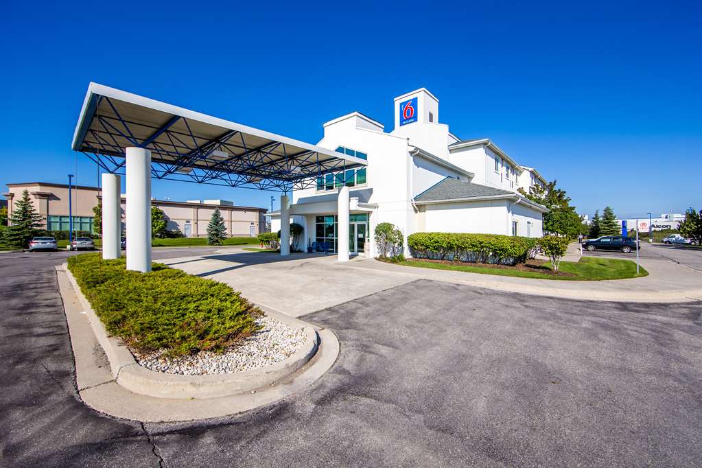 motel 6 mississauga