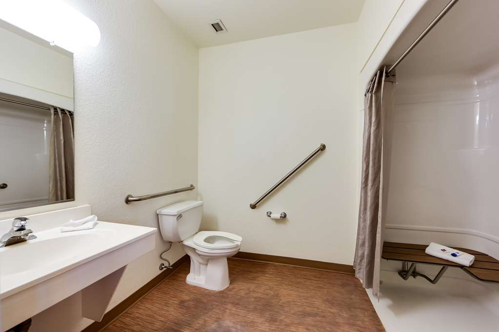 motel 6 mississauga