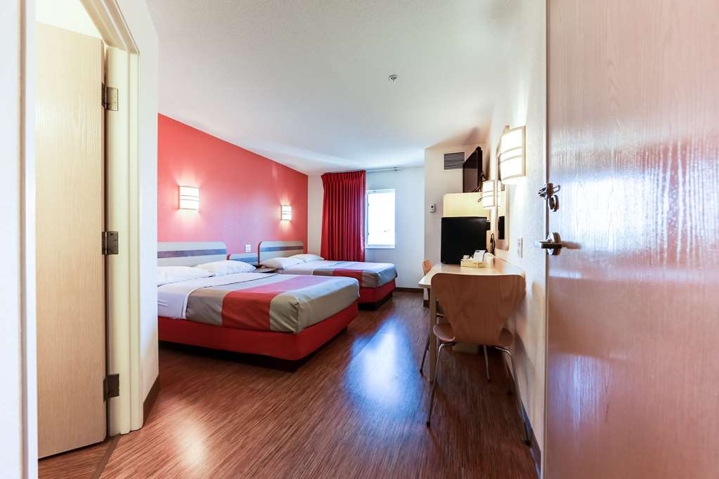 motel 6 mississauga