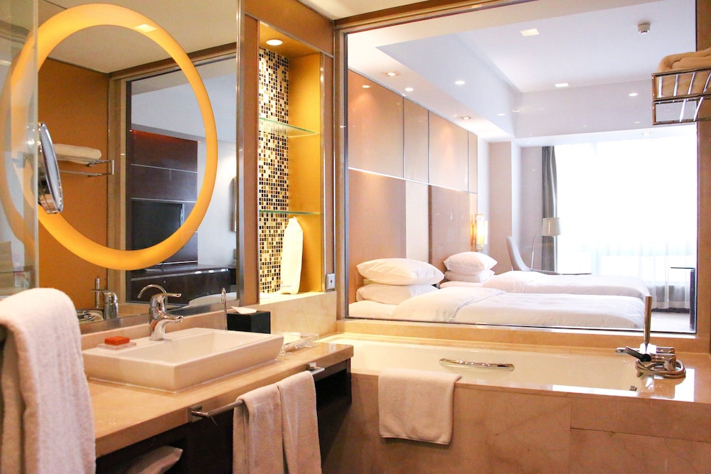 crowne plaza yantai seaview by ihg