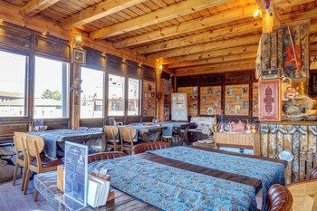 nari ask cave hotel
