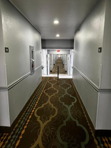 super 8 by wyndham fort worth entertainment district
