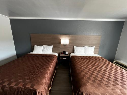 super 8 by wyndham fort worth entertainment district