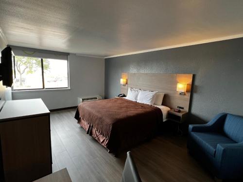 super 8 by wyndham fort worth entertainment district