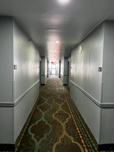 super 8 by wyndham fort worth entertainment district