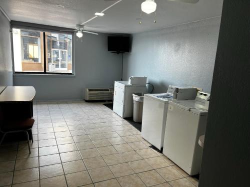 super 8 by wyndham fort worth entertainment district