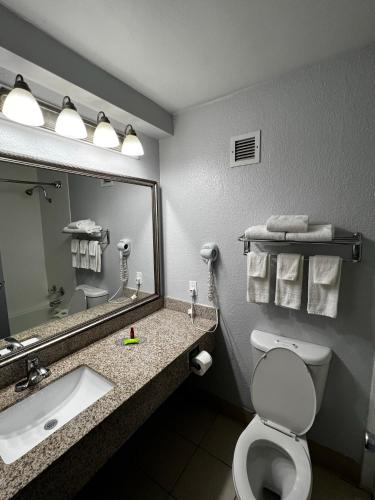super 8 by wyndham fort worth entertainment district