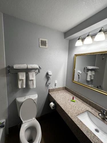 super 8 by wyndham fort worth entertainment district
