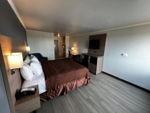 super 8 by wyndham fort worth entertainment district