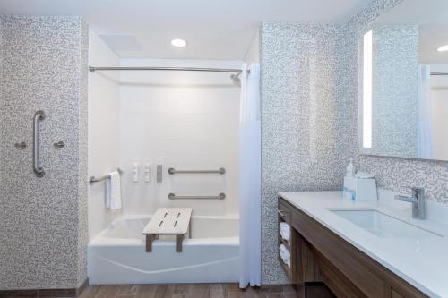 home2 suites by hilton vero beach i 95