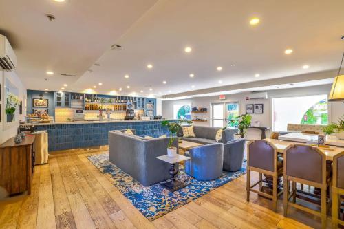 the lodge at healdsburg tapestry collection by hilton