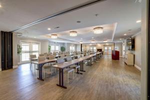 the lodge at healdsburg tapestry collection by hilton