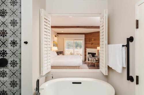the lodge at healdsburg tapestry collection by hilton