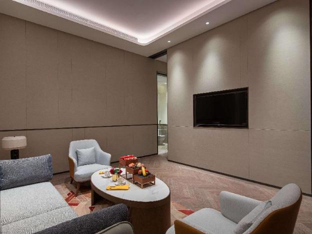 pullman huaian falcon