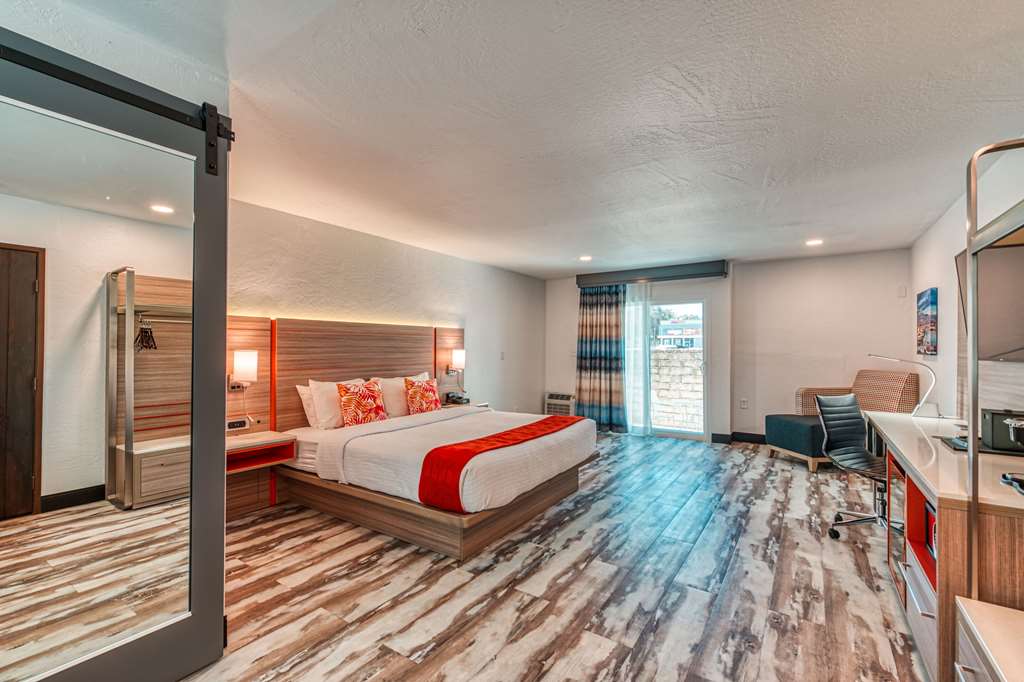 casa via mar inn ascend hotel collection