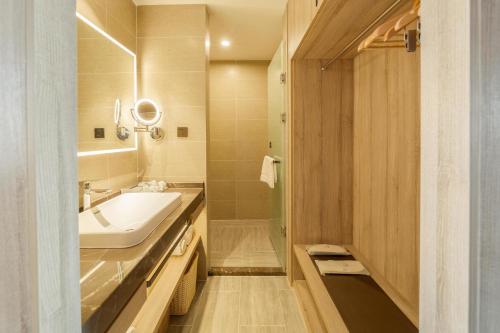 atour hotel conventionand exhibition center nongken harbin
