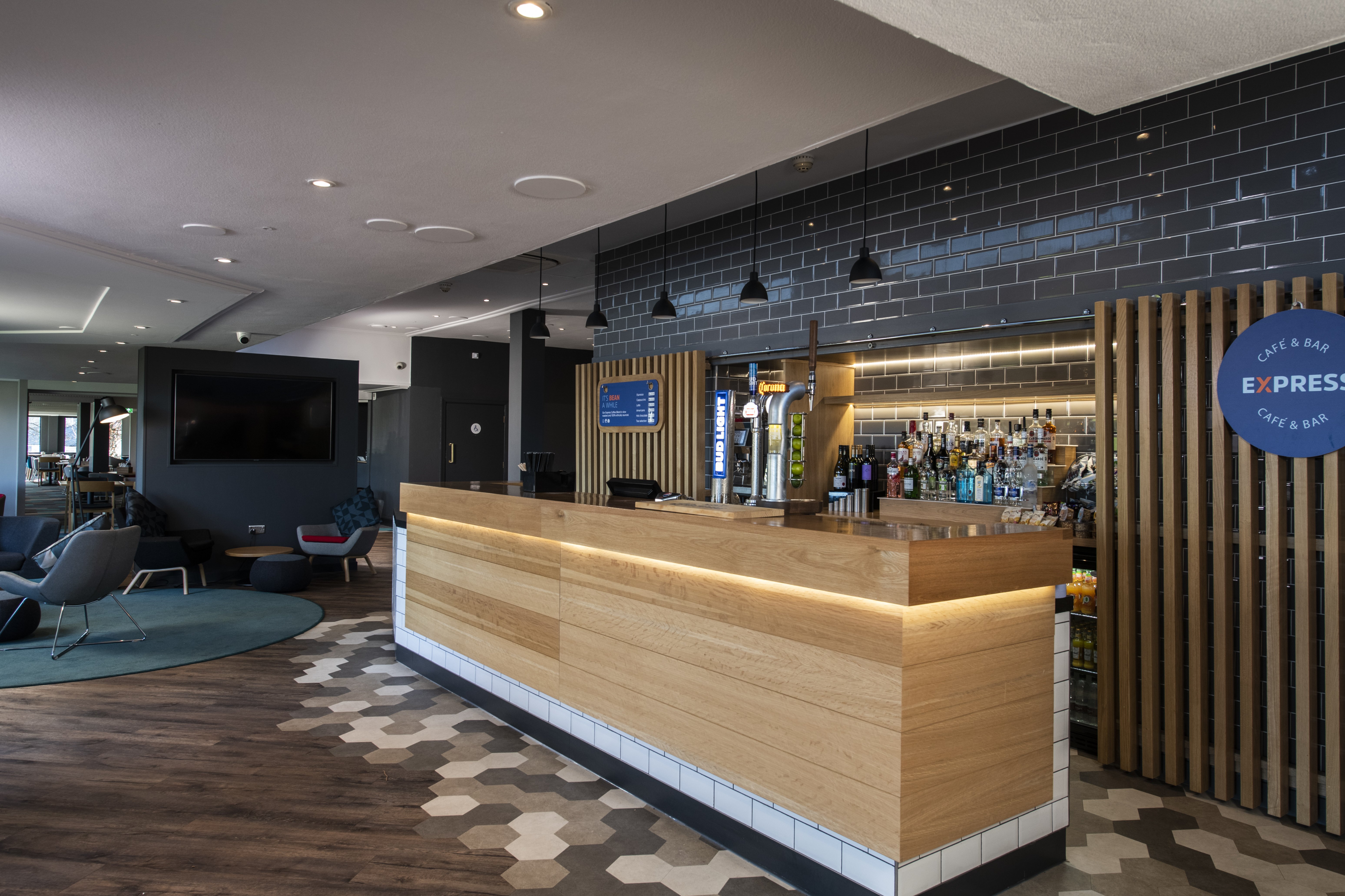 holiday inn express edinburgh city west by ihg