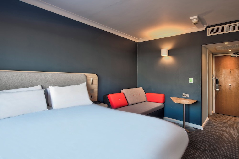 holiday inn express edinburgh city west by ihg