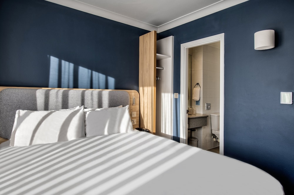holiday inn express edinburgh city west by ihg