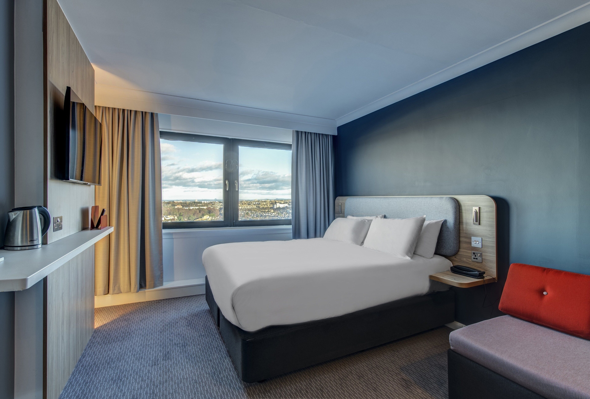 holiday inn express edinburgh city west by ihg