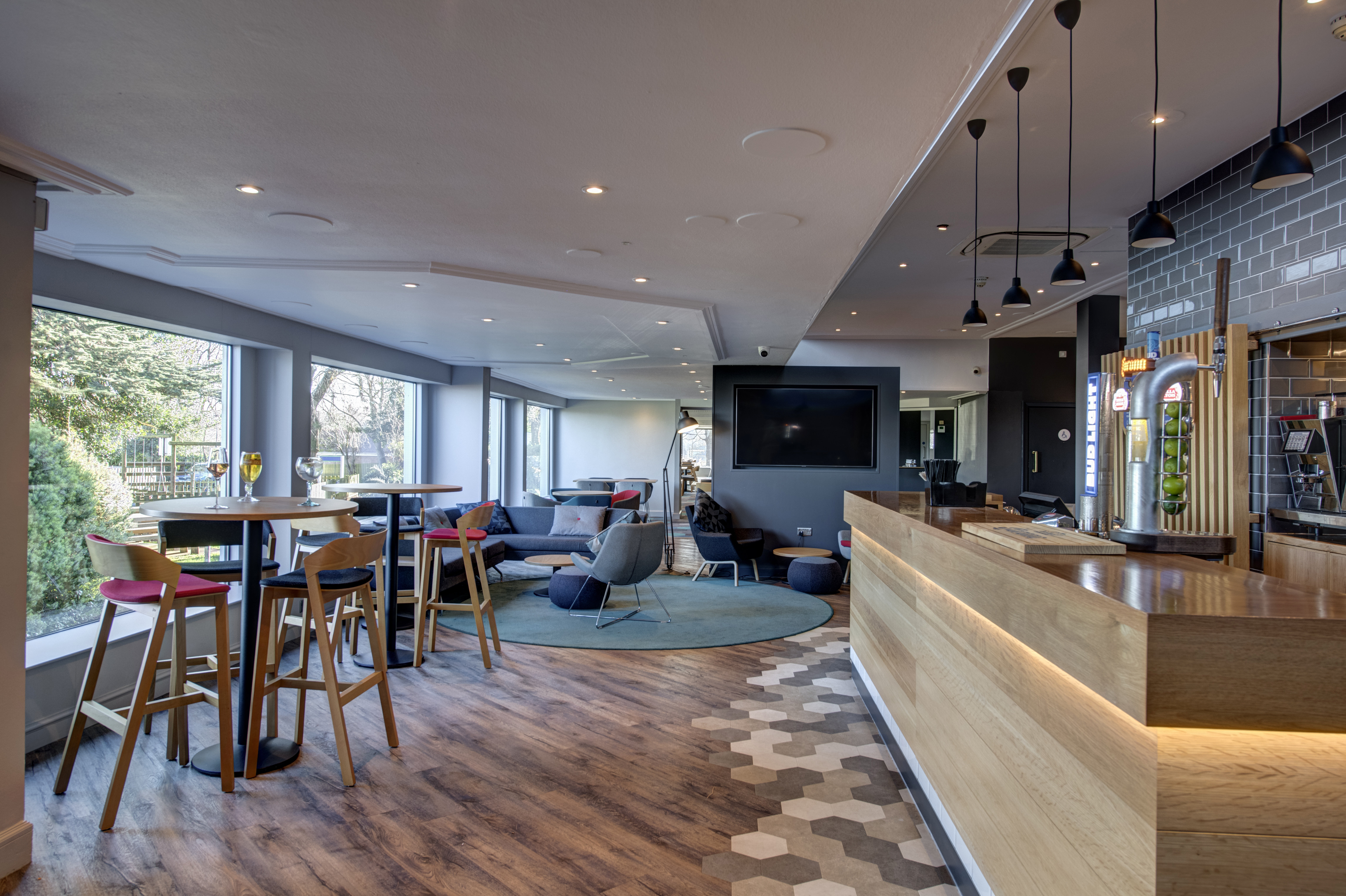 holiday inn express edinburgh city west by ihg