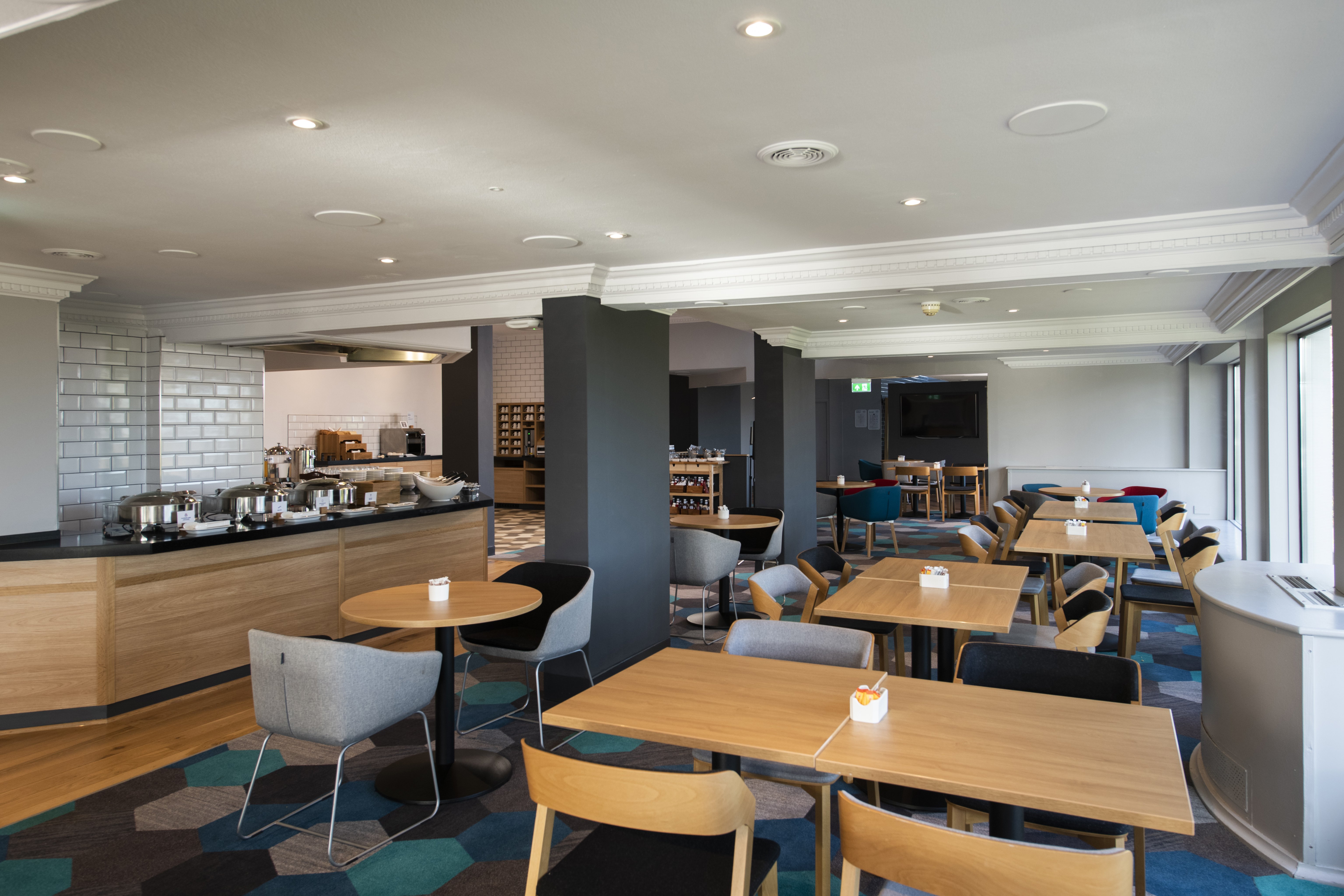holiday inn express edinburgh city west by ihg