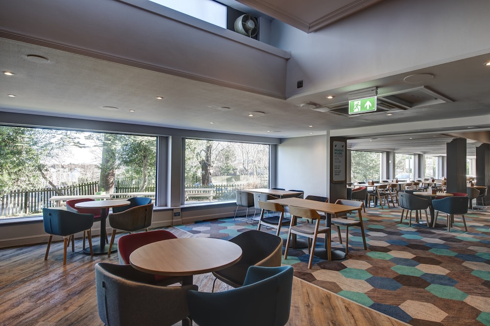 holiday inn express edinburgh city west by ihg