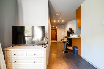 few days condominium