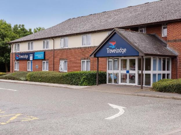 travelodge wakefield woolley edge m1 northbound