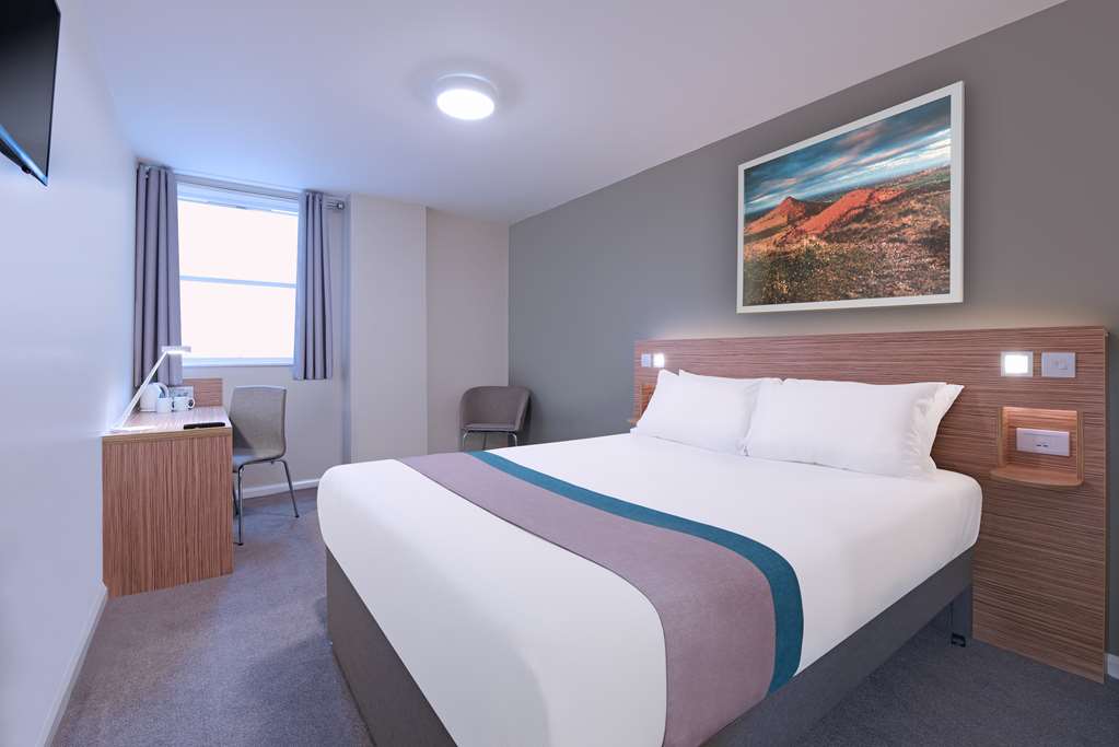 travelodge gatwick airport central