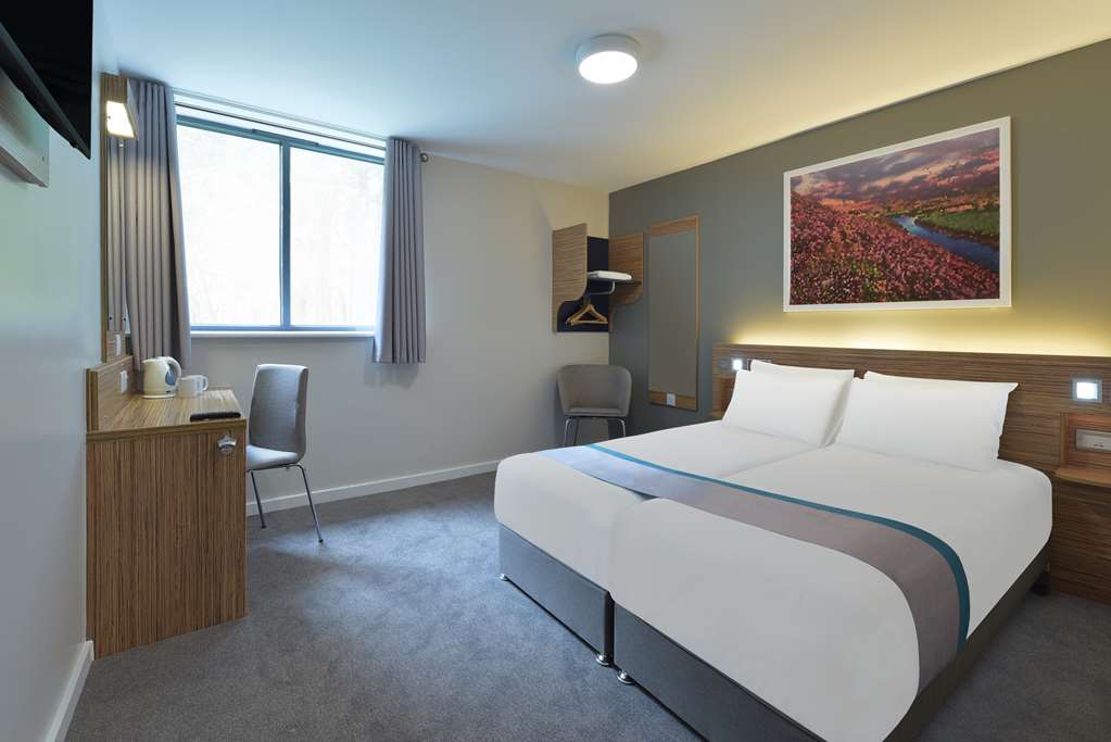 travelodge gatwick airport central