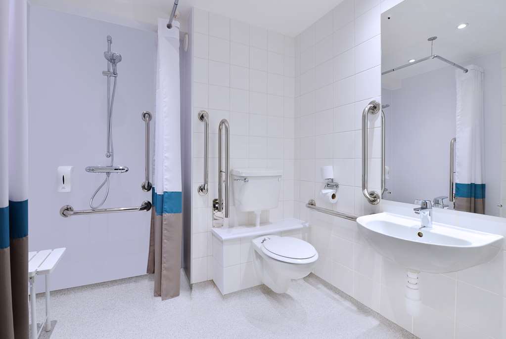 travelodge gatwick airport central