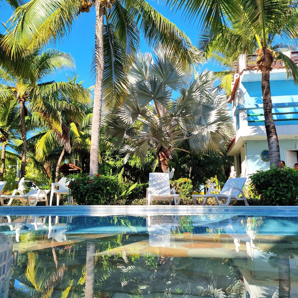 hotel mi paraiso monterrico