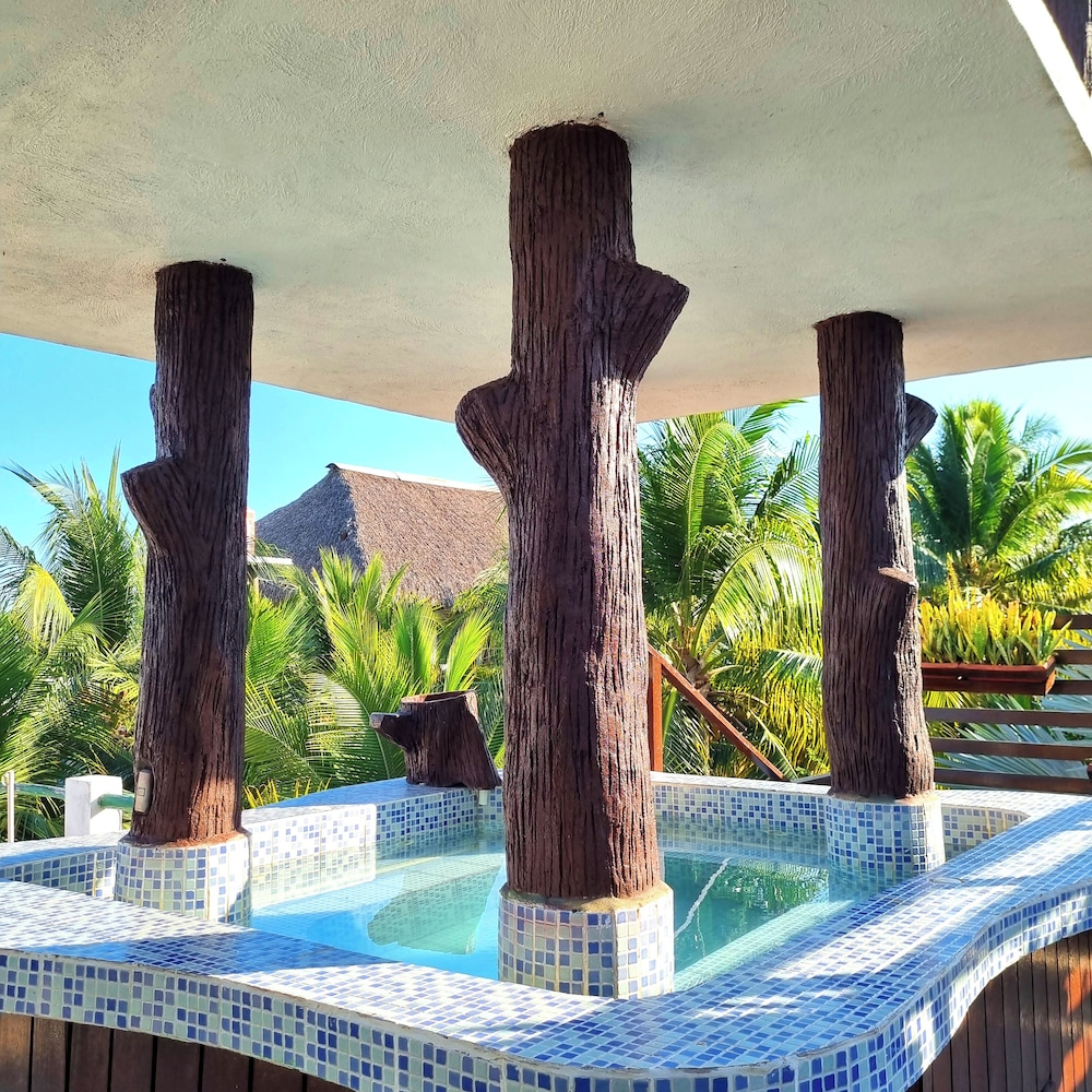 hotel mi paraiso monterrico