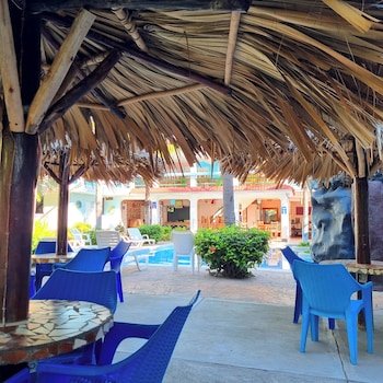 hotel mi paraiso monterrico