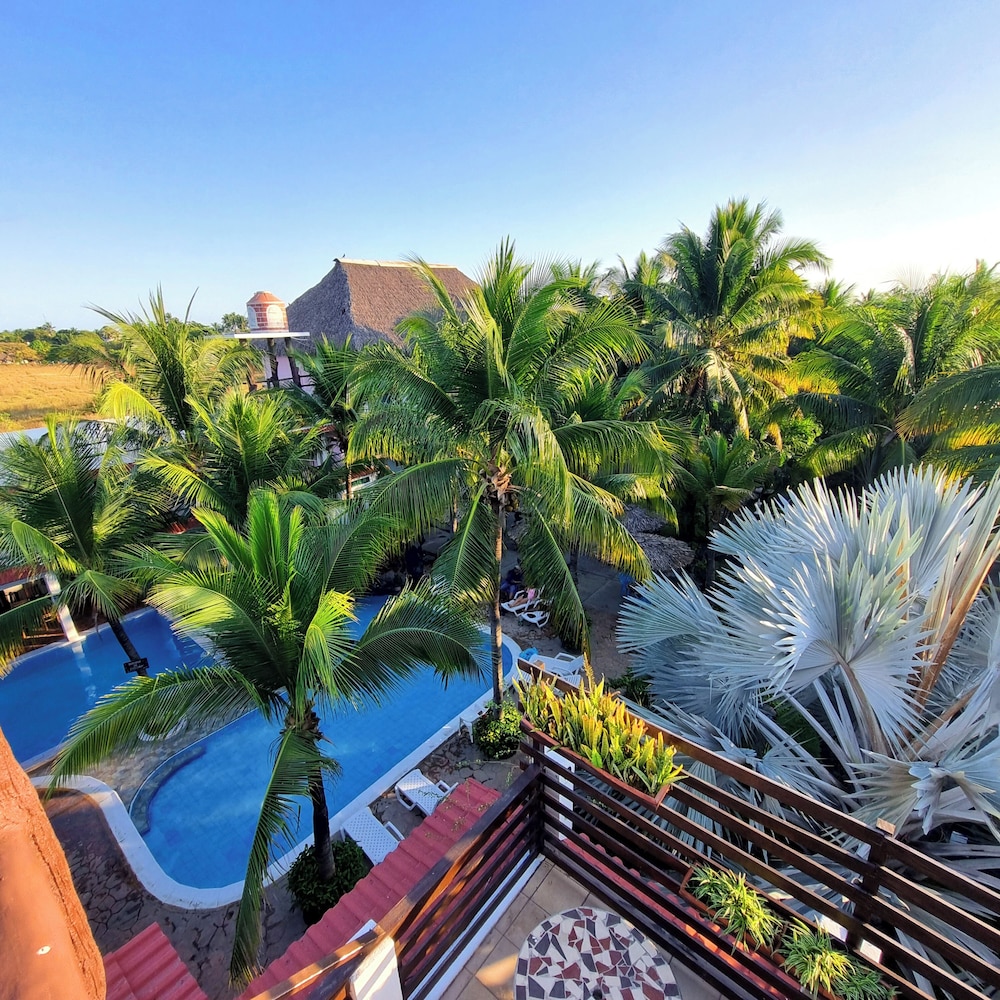 hotel mi paraiso monterrico