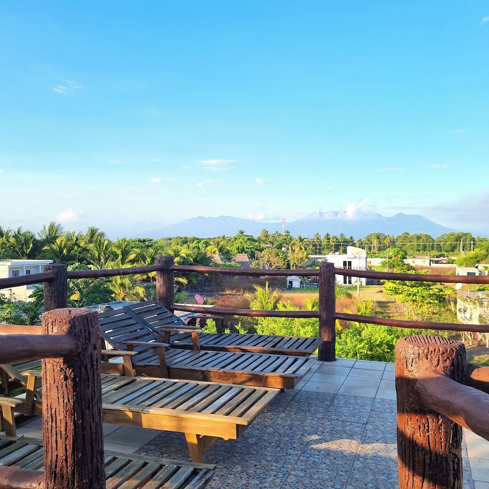 hotel mi paraiso monterrico